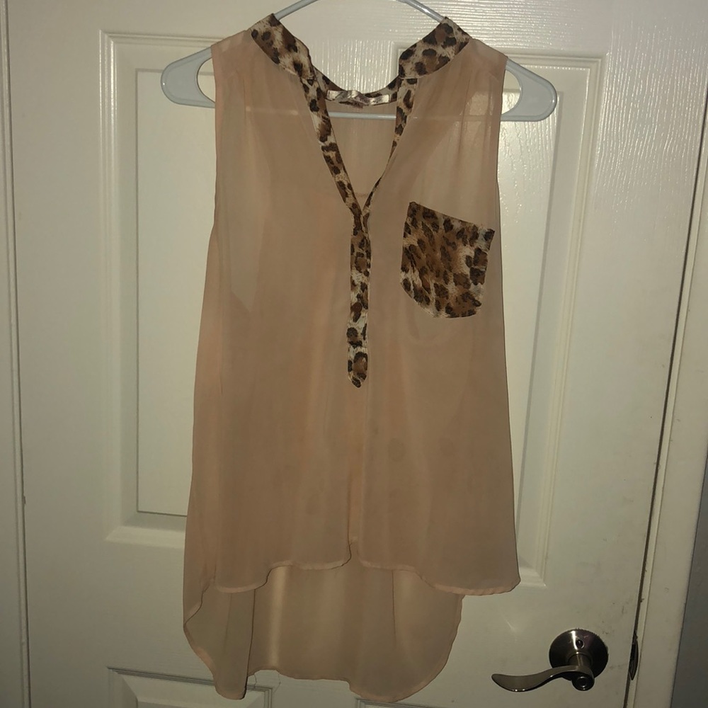 Sleeves sheer leopard top
